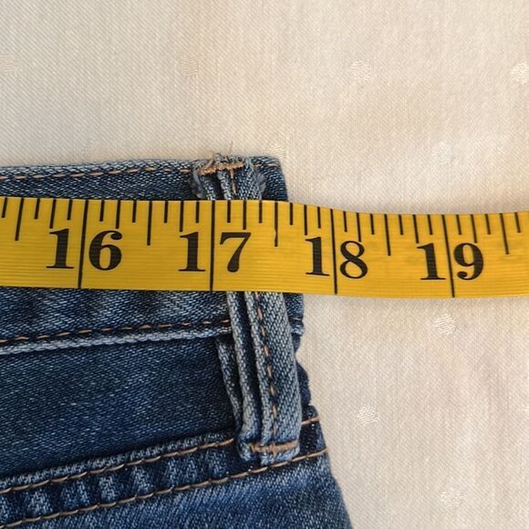 Free People We The Free Loving Good Vibrations Cutoffs- Mid Indiago- Size 31-NWT - Picture 9 of 12